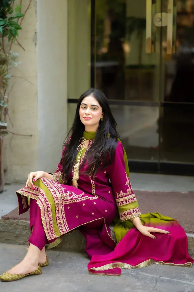 Linen 3PC Embroidered With Chiffon Dye N Dye Dupatta-1311 - Image 3