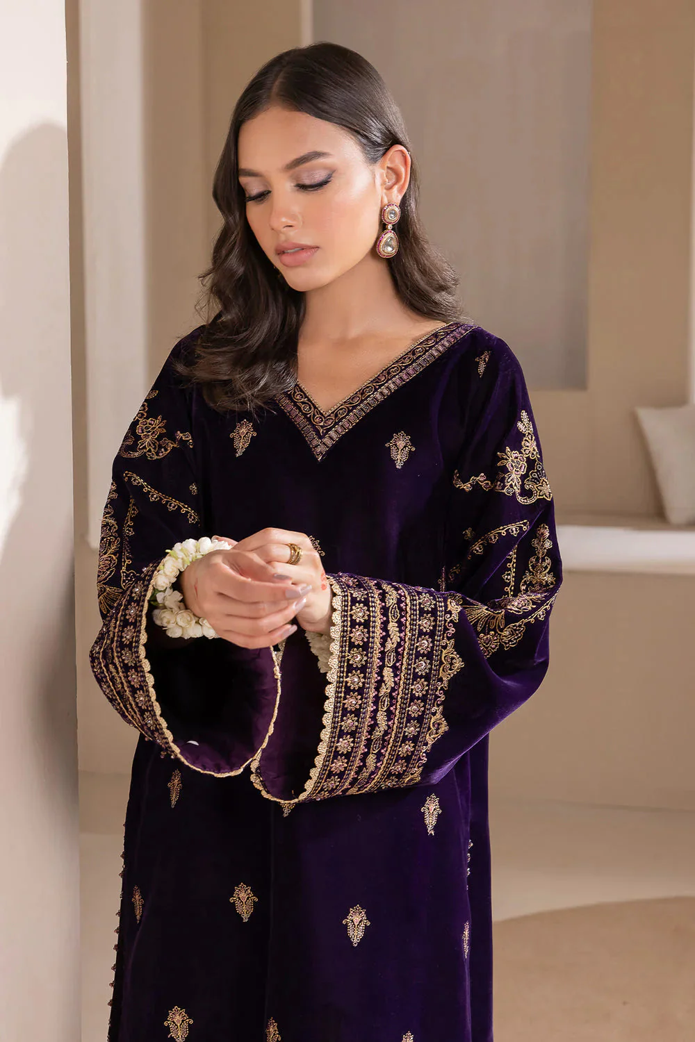 Velvet-3pc Embroidered with Organza Embroidered Dupatta-953 - Image 3